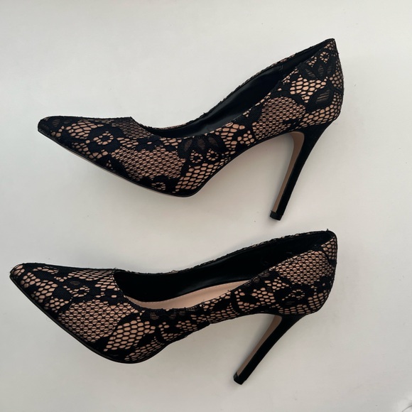 NEW BCBG Generation Heels - Picture 4 of 8